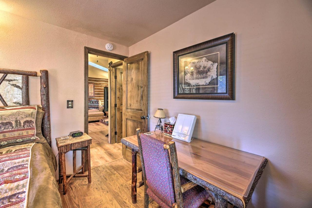 Rustic Lakeside Cabin - Family And Pet Friendly! Pinetop-Lakeside Bagian luar foto